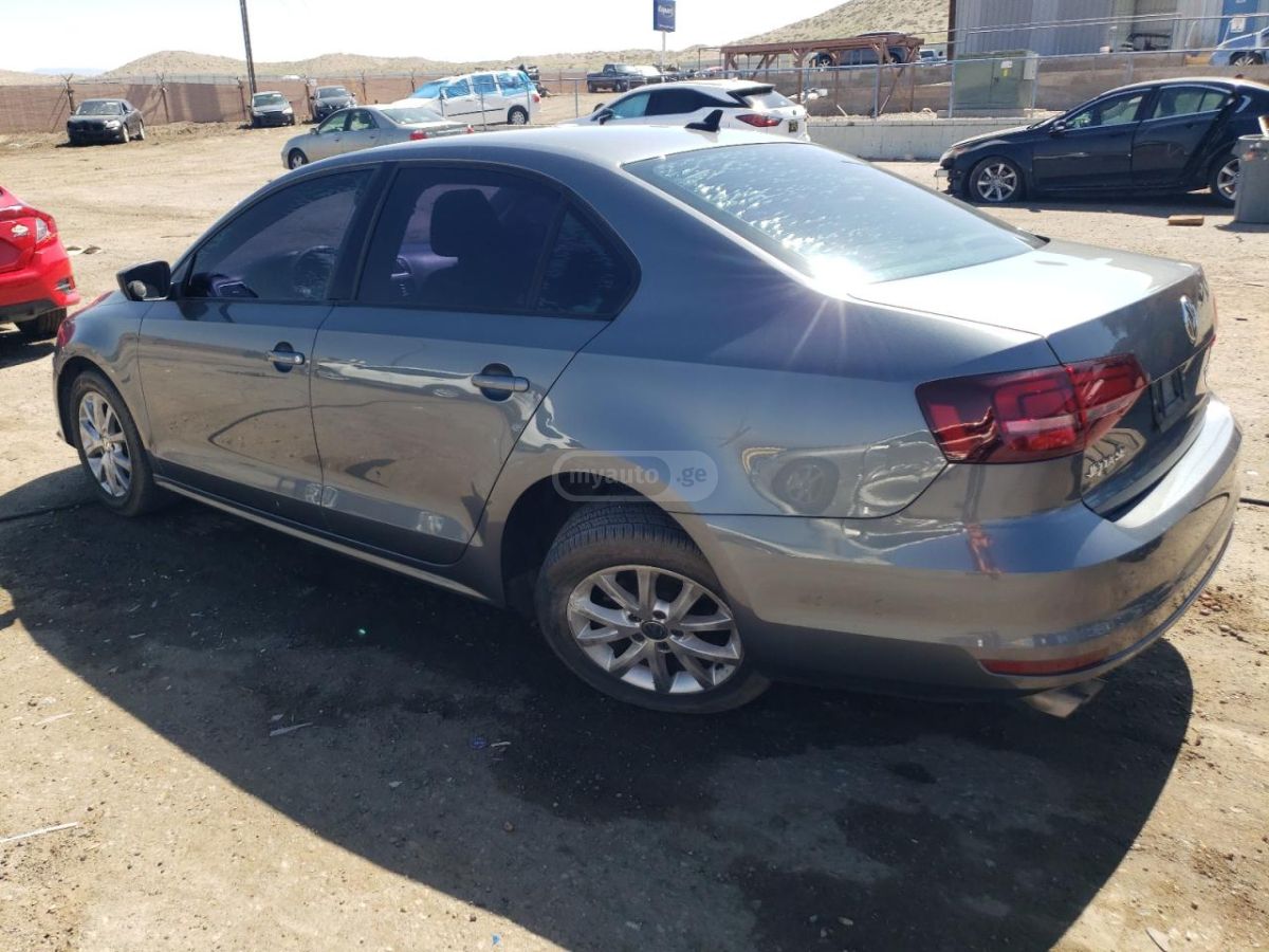 Volkswagen Jetta 2016 — photo 2
