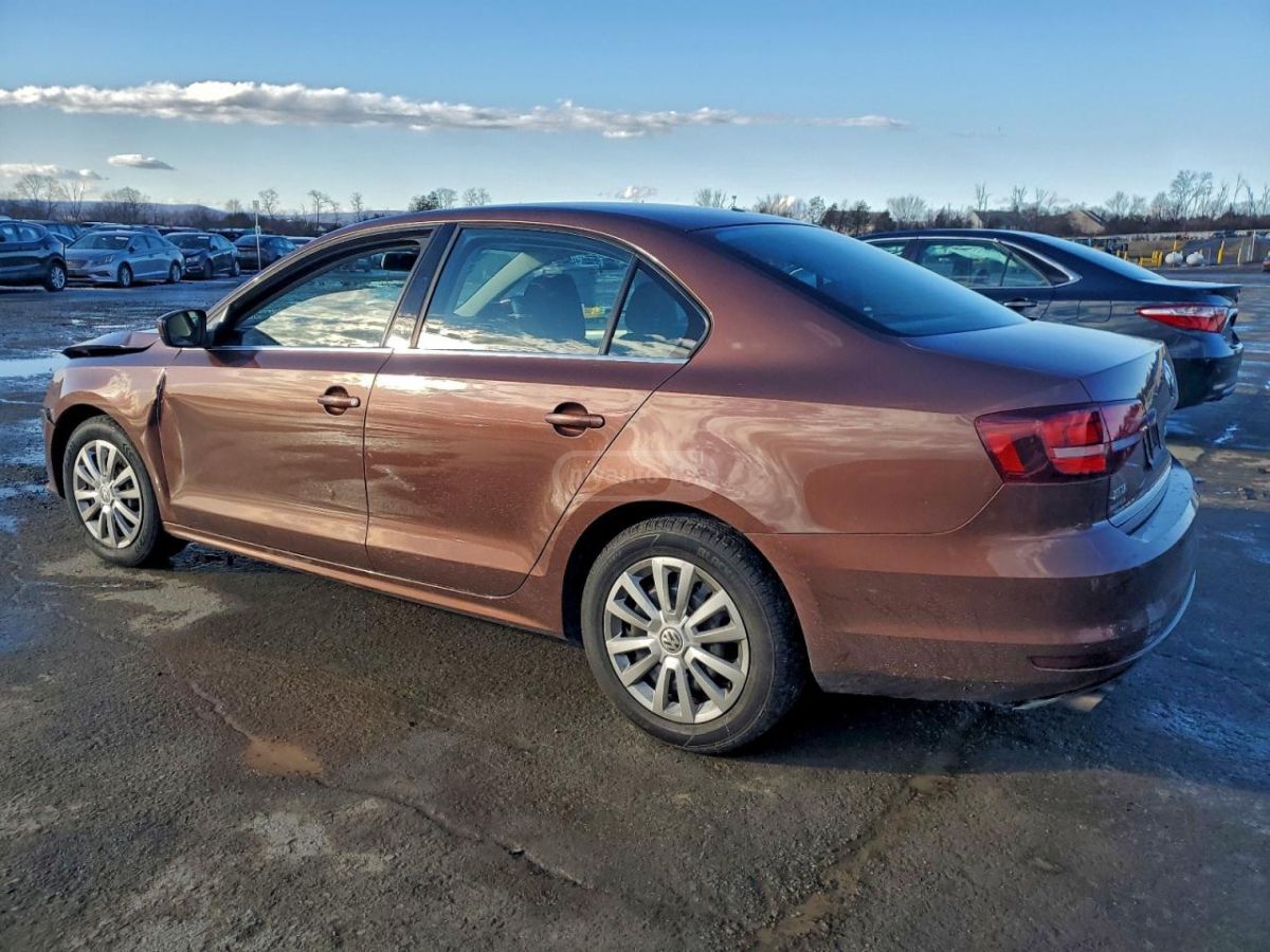 Volkswagen Jetta 2017 — photo 2