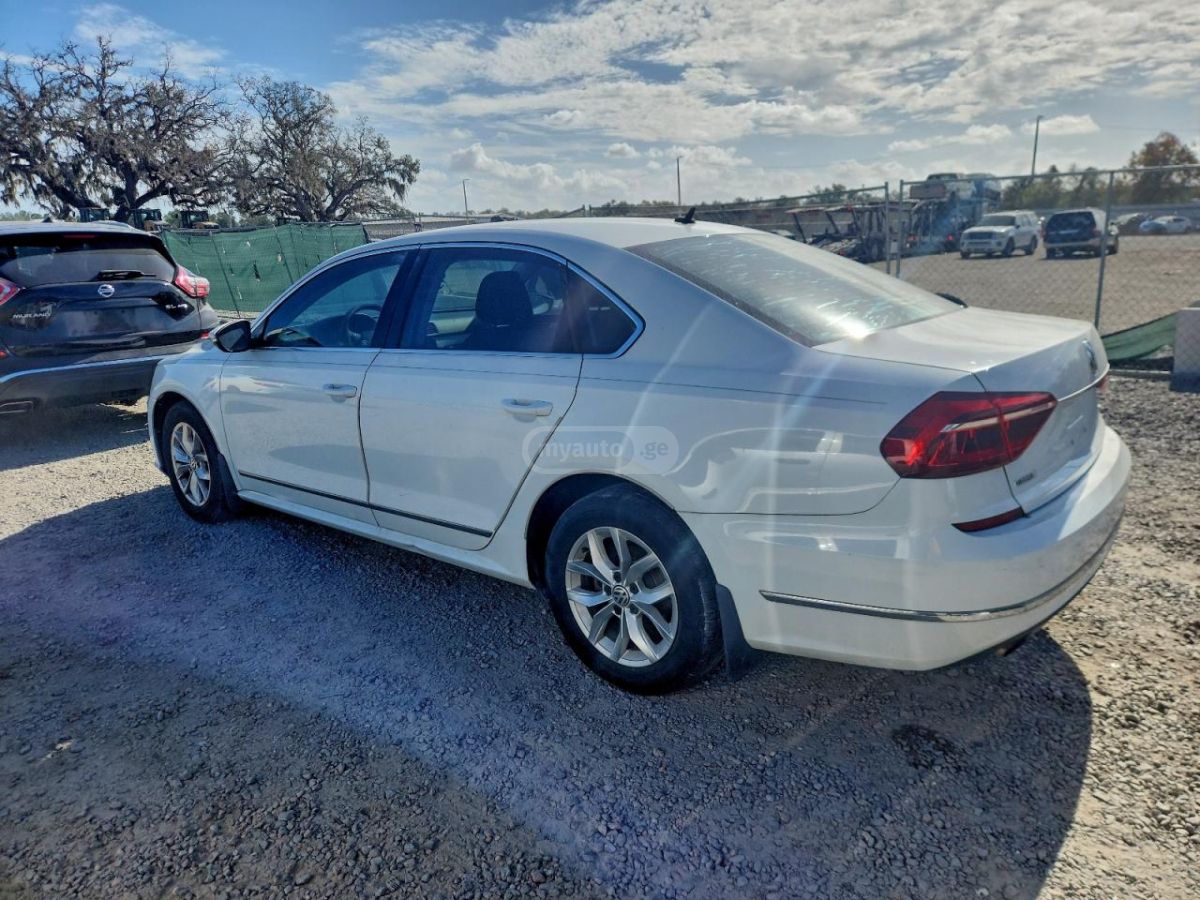 Volkswagen Passat 2017 — photo 2