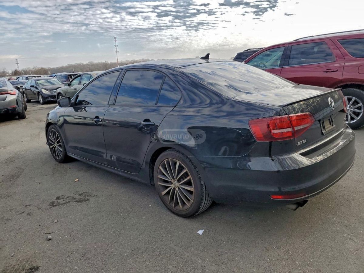 Volkswagen Jetta 2016 — photo 2