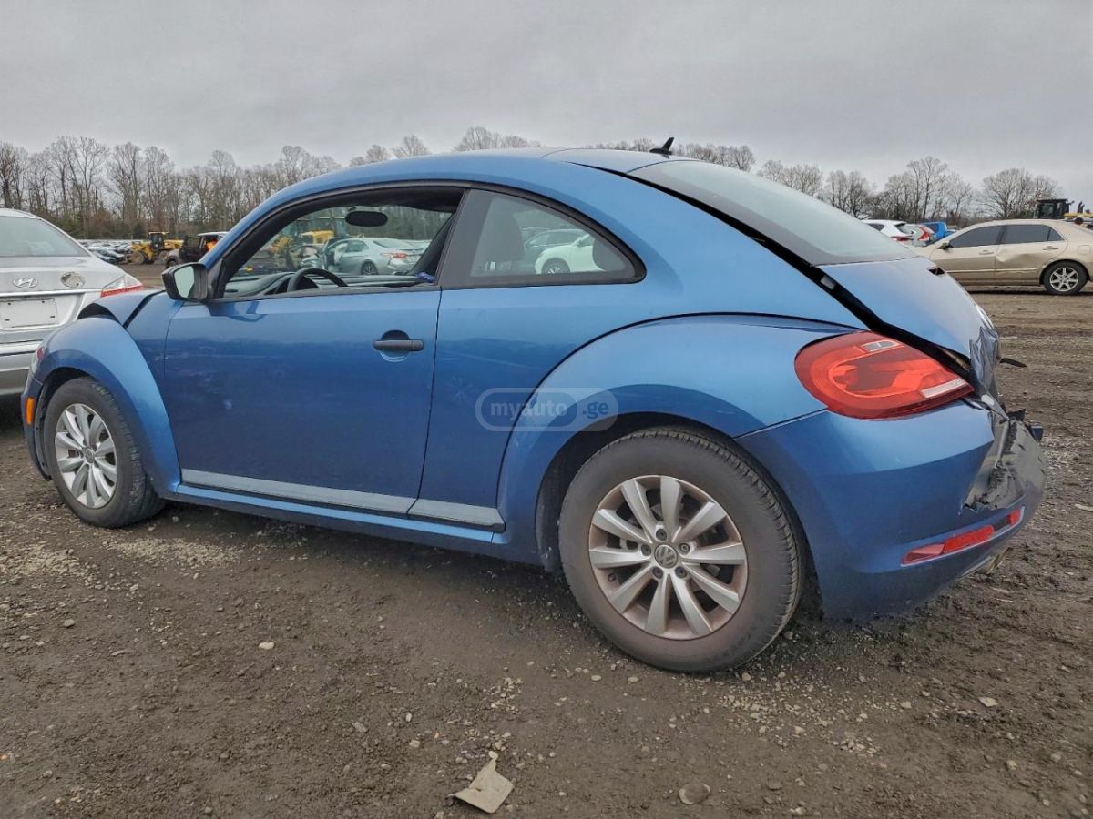 Volkswagen New Beetle 2017 — photo 2