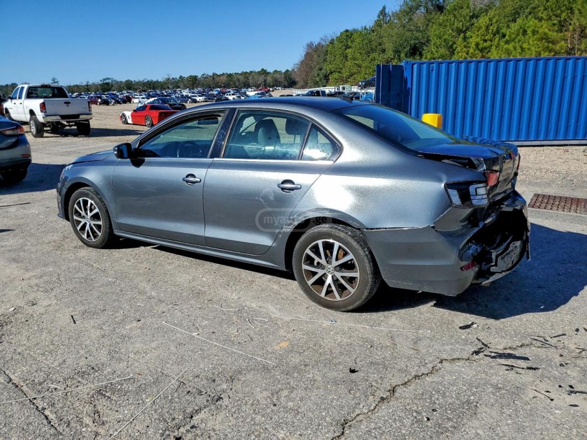 Volkswagen Jetta 2017 — photo 2