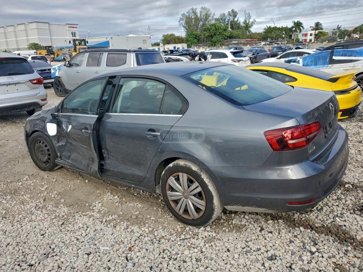 Volkswagen Jetta 2017 — photo 2