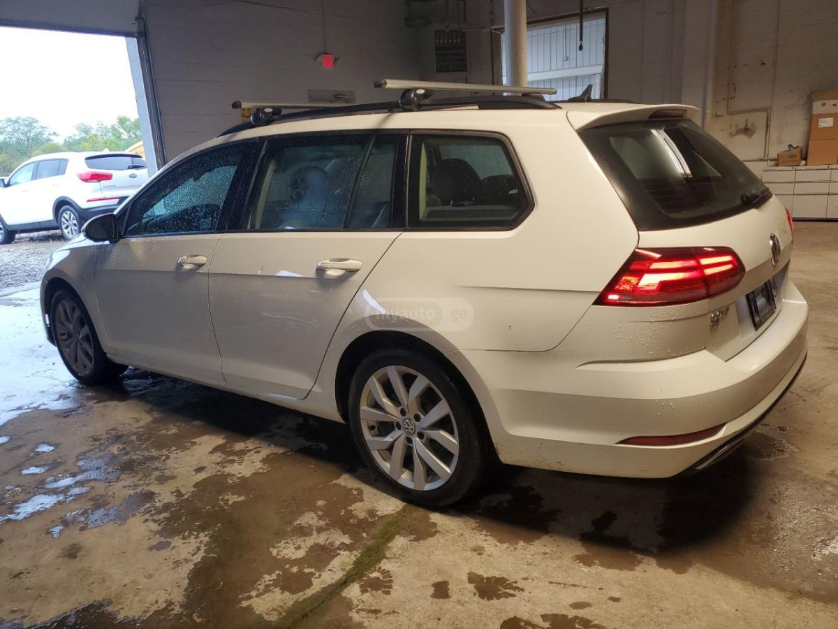 Volkswagen Golf 2019 — photo 2