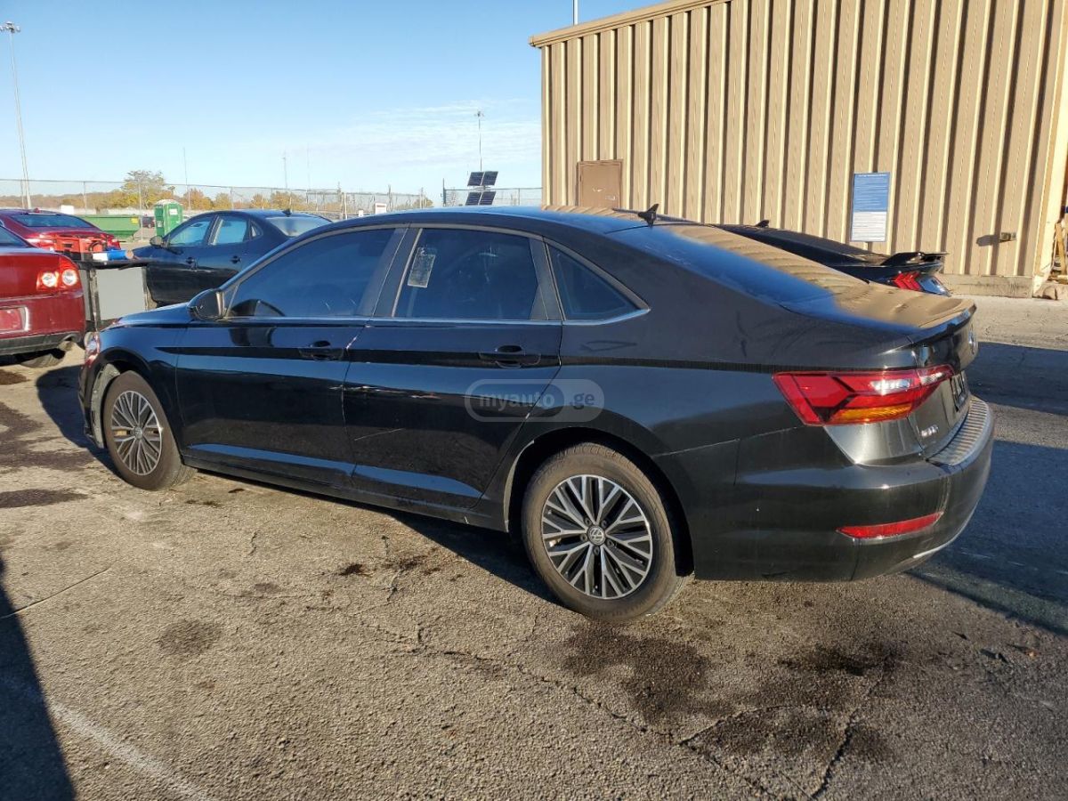 Volkswagen Jetta 2019 — photo 2