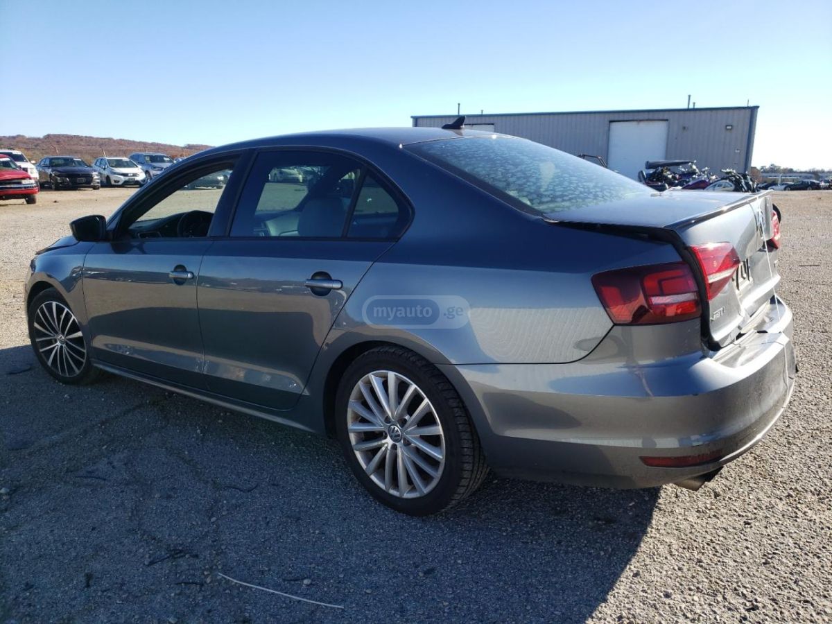 Volkswagen Jetta 2016 — photo 2