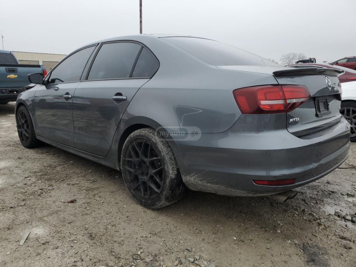 Volkswagen Jetta 2016 — photo 2