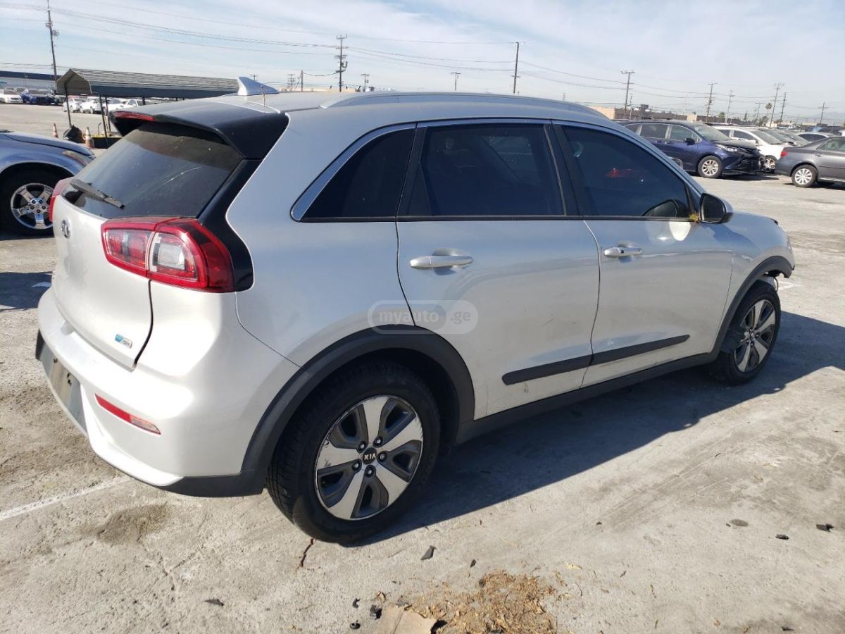Kia Niro 2020 — photo 2