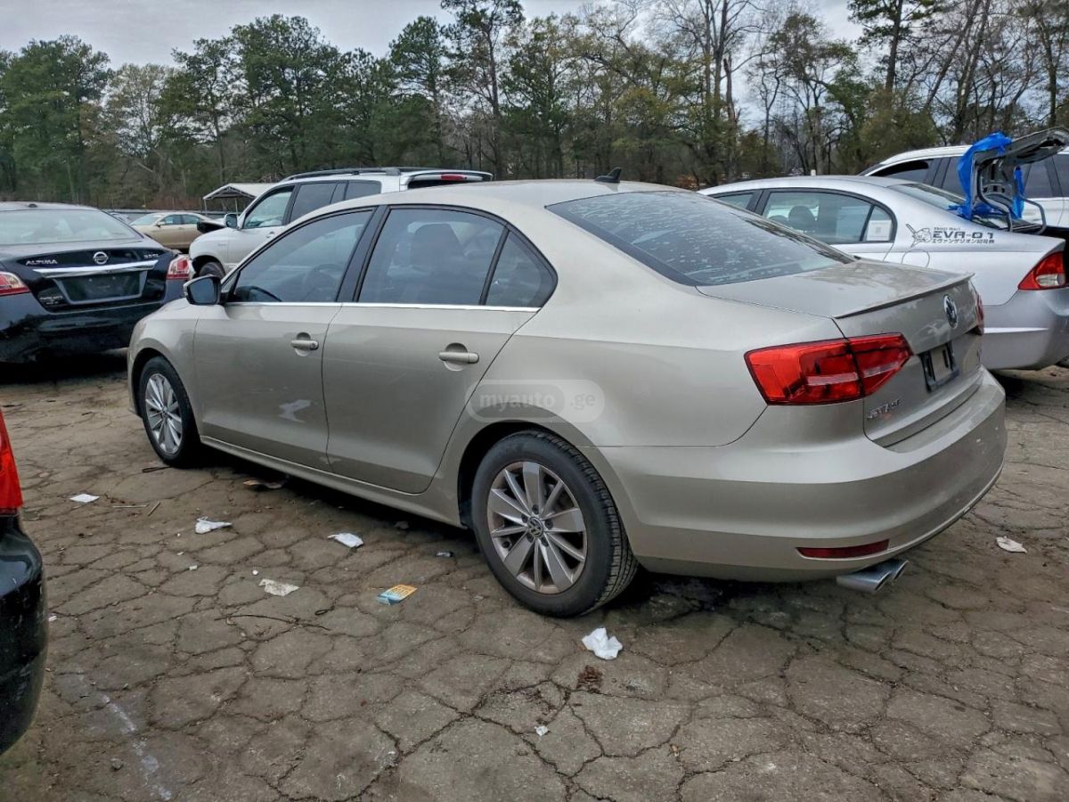 Volkswagen Jetta 2015 — photo 2