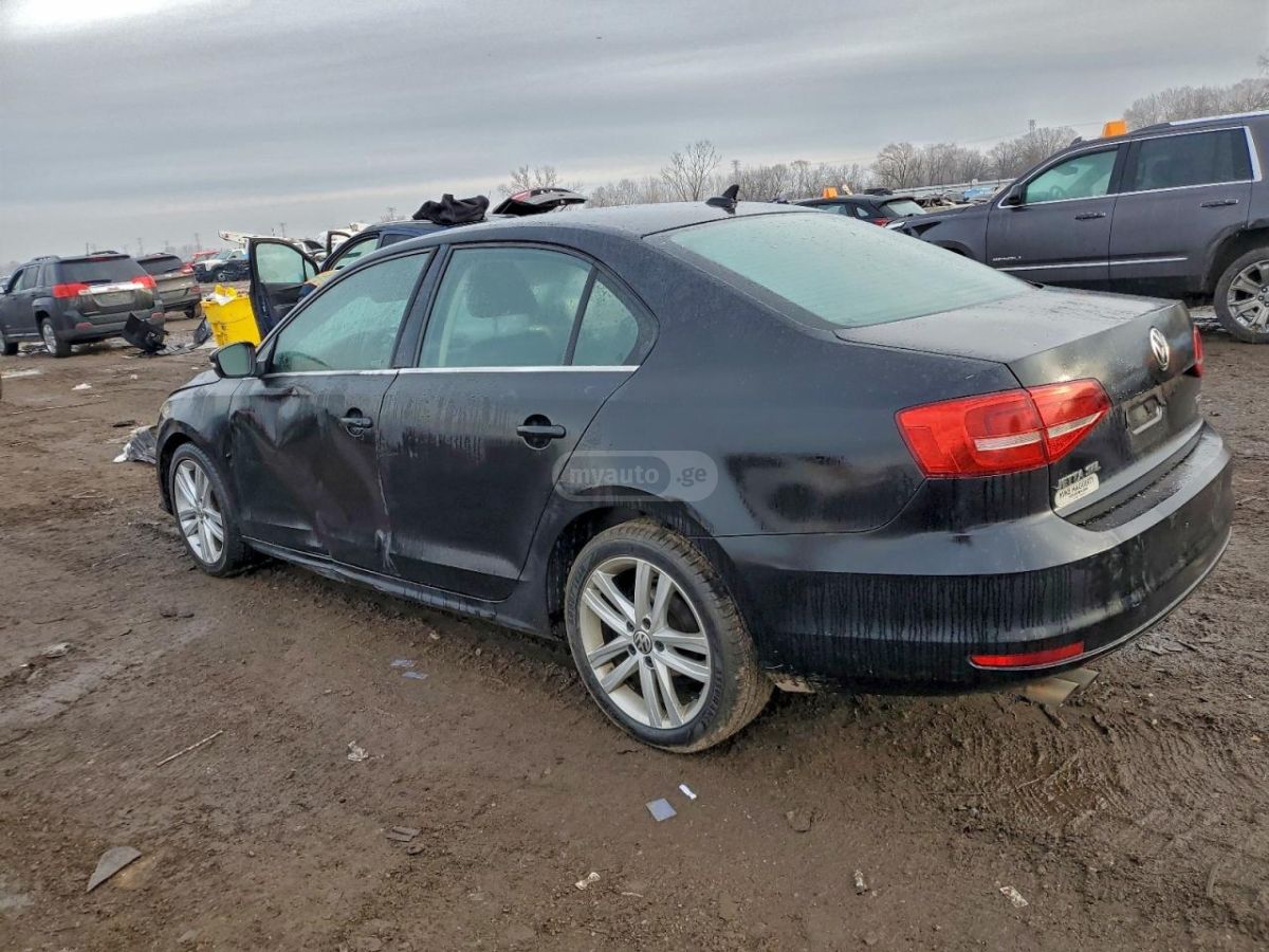 Volkswagen Jetta 2015 — photo 2