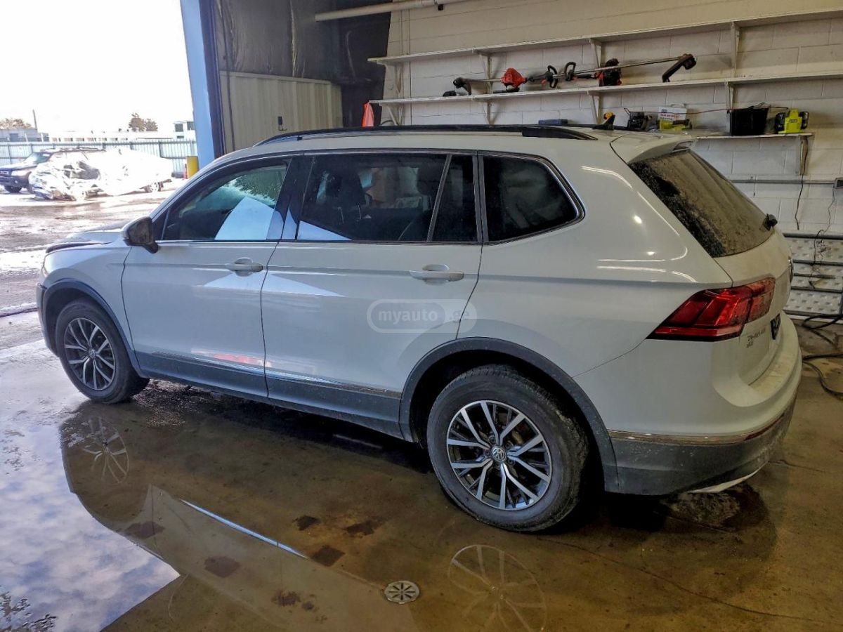 Volkswagen Tiguan 2018 — photo 2