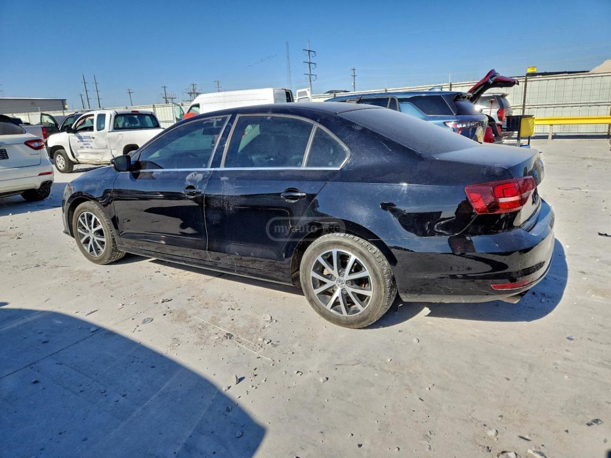 Volkswagen Jetta 2017 — photo 2