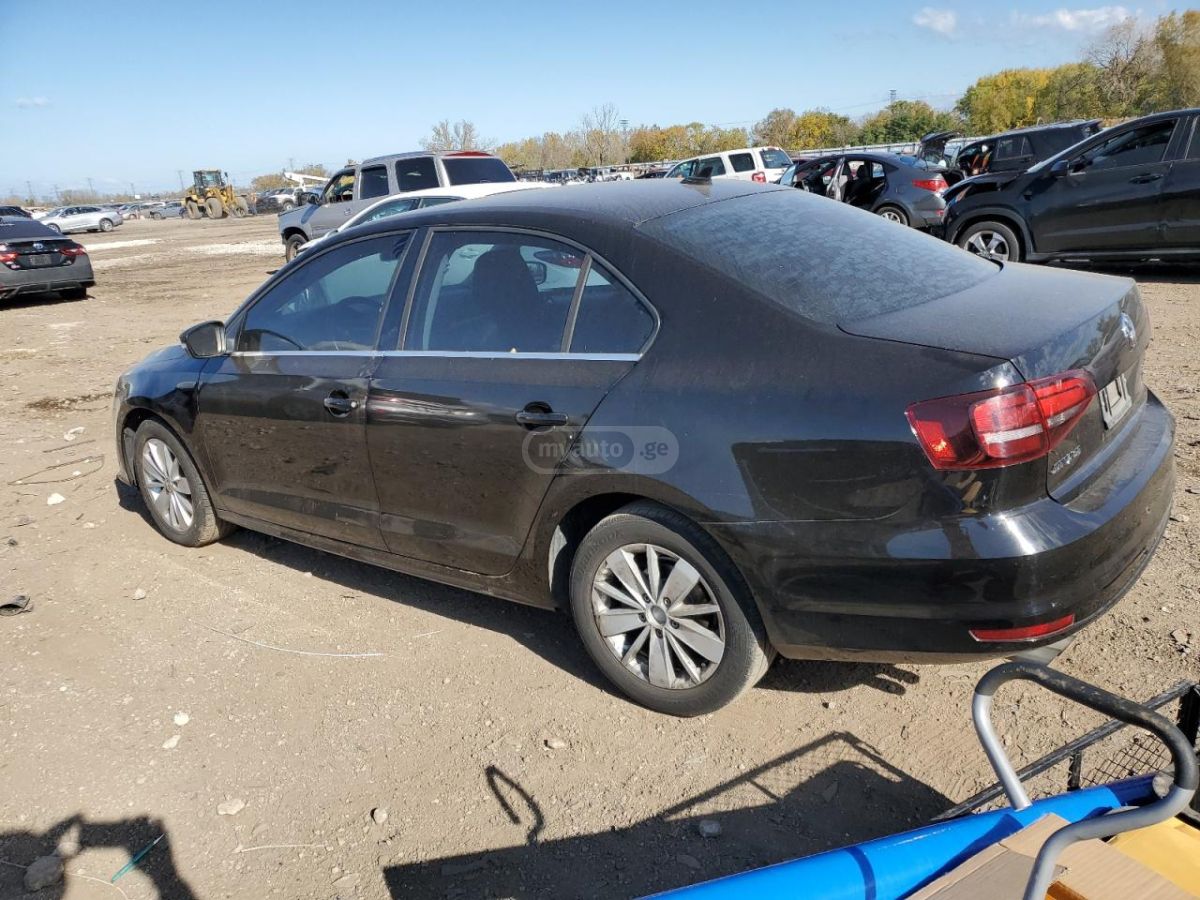 Volkswagen Jetta 2016 — photo 2