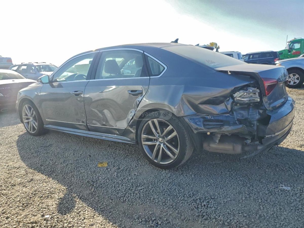 Volkswagen Passat 2017 — photo 2