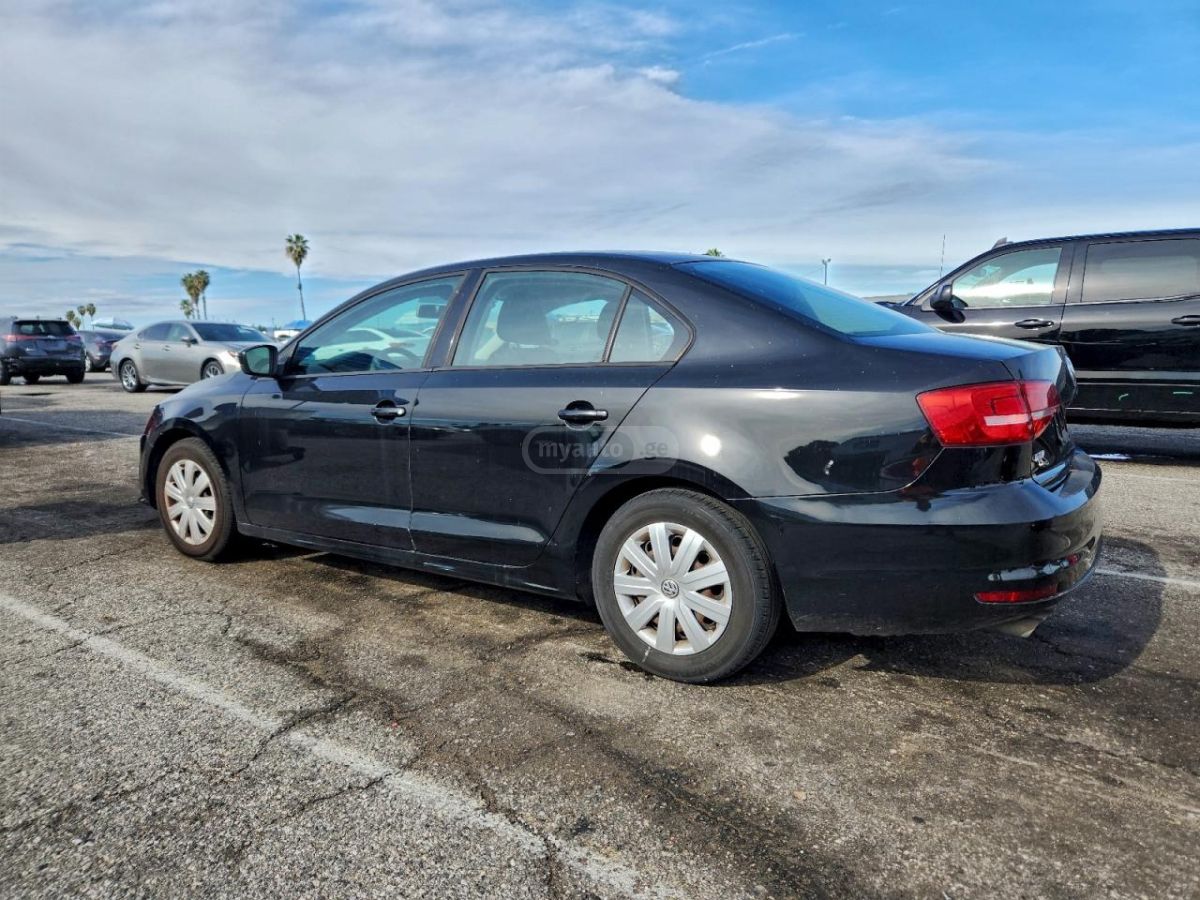 Volkswagen Jetta 2015 — photo 2