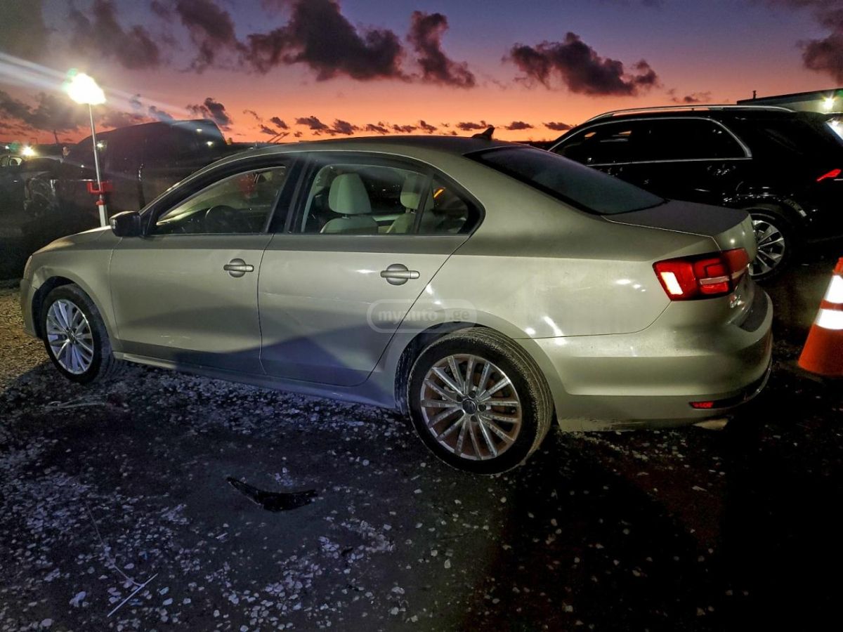 Volkswagen Jetta 2015 — photo 2