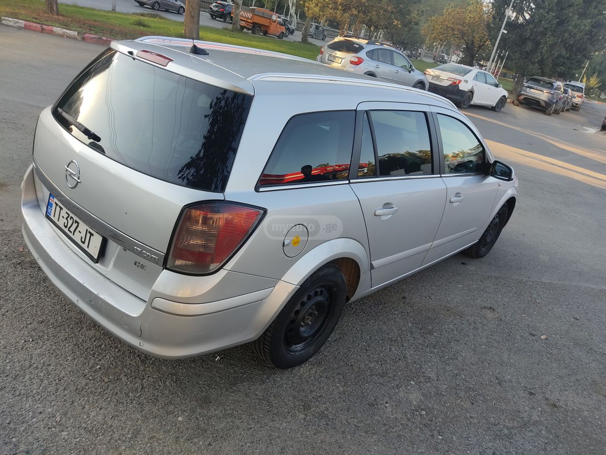 Opel Astra 2007 — photo 2