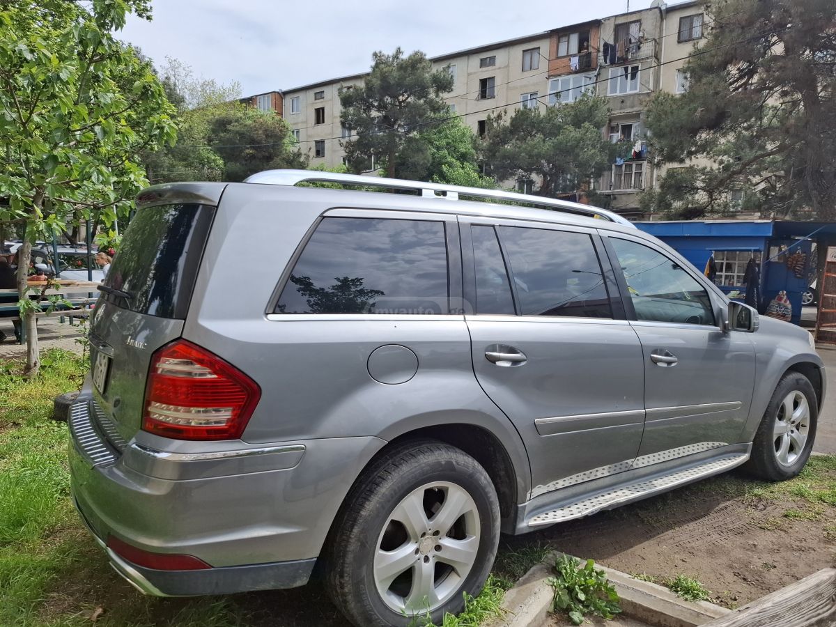 Mercedes-Benz GL 450 2011 — photo 2