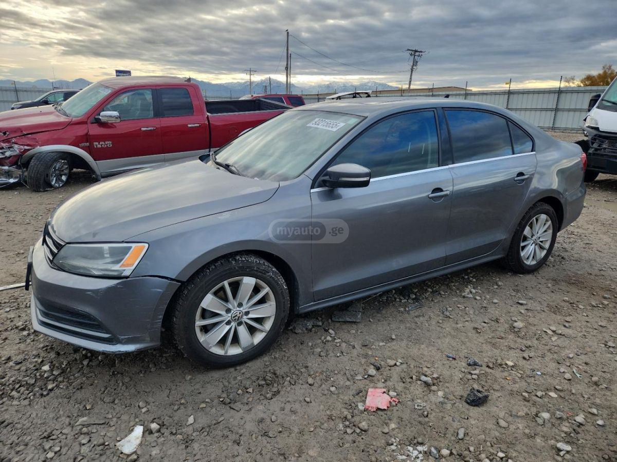Volkswagen Jetta 2015 — photo 2
