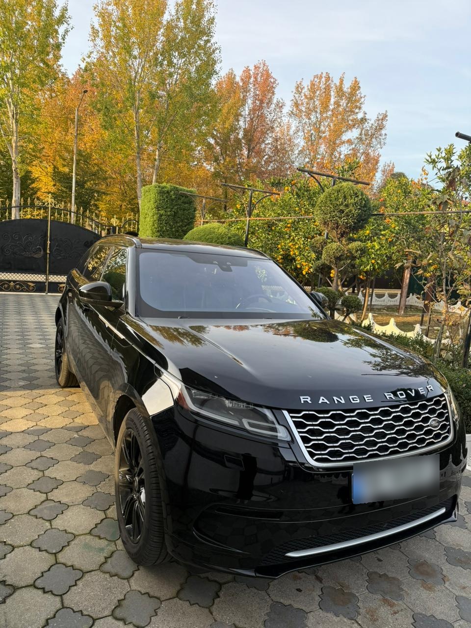 Land Rover Range Rover  Velar 2020 — photo 2