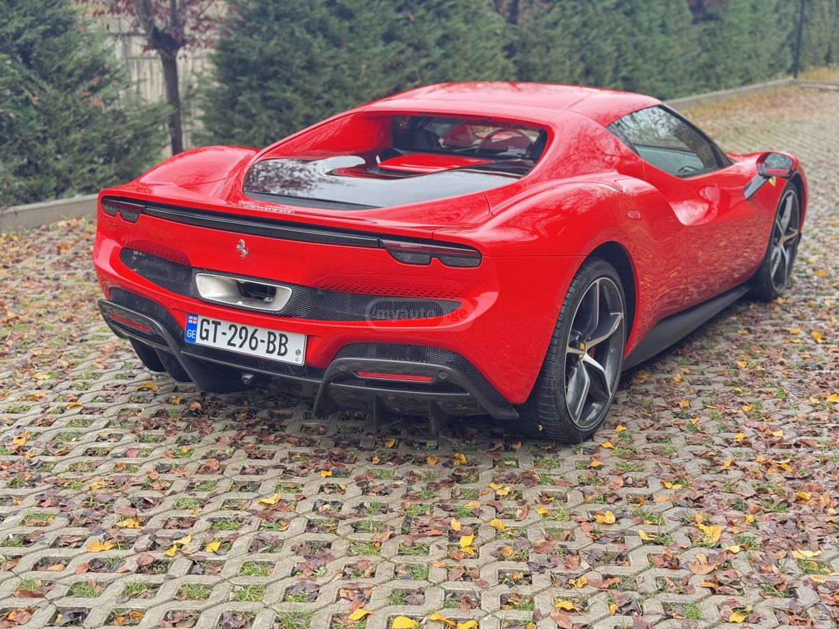 Ferrari 296 GTB 2023 — photo 2