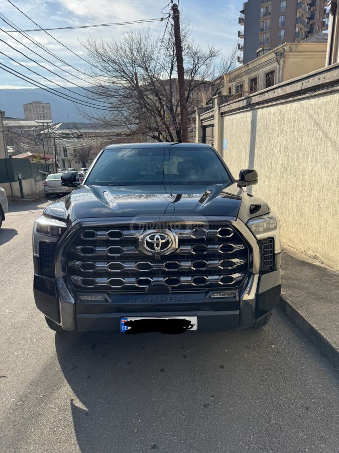 Toyota Tundra 2023 — photo 2
