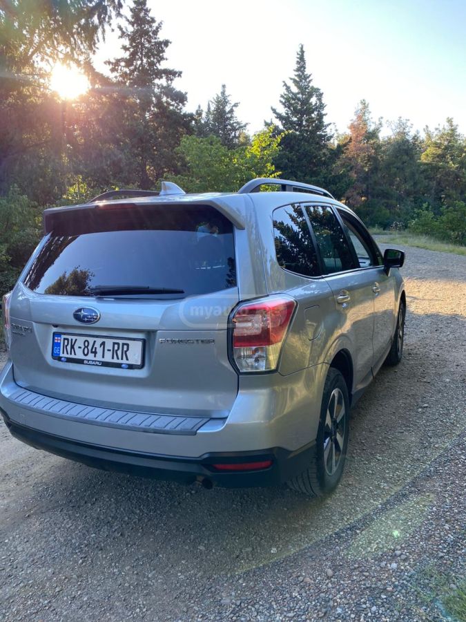 Subaru Forester 2017 — photo 2