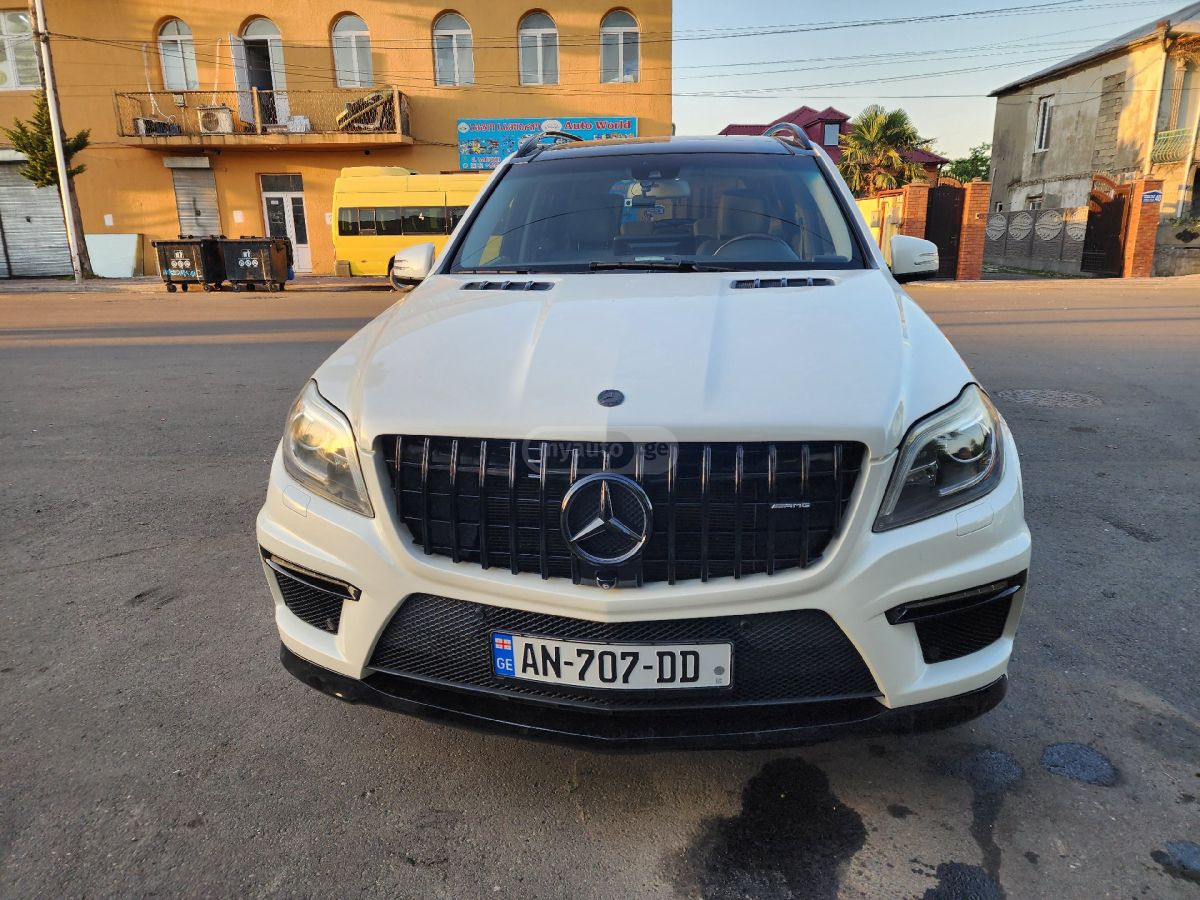Mercedes-Benz GL 550