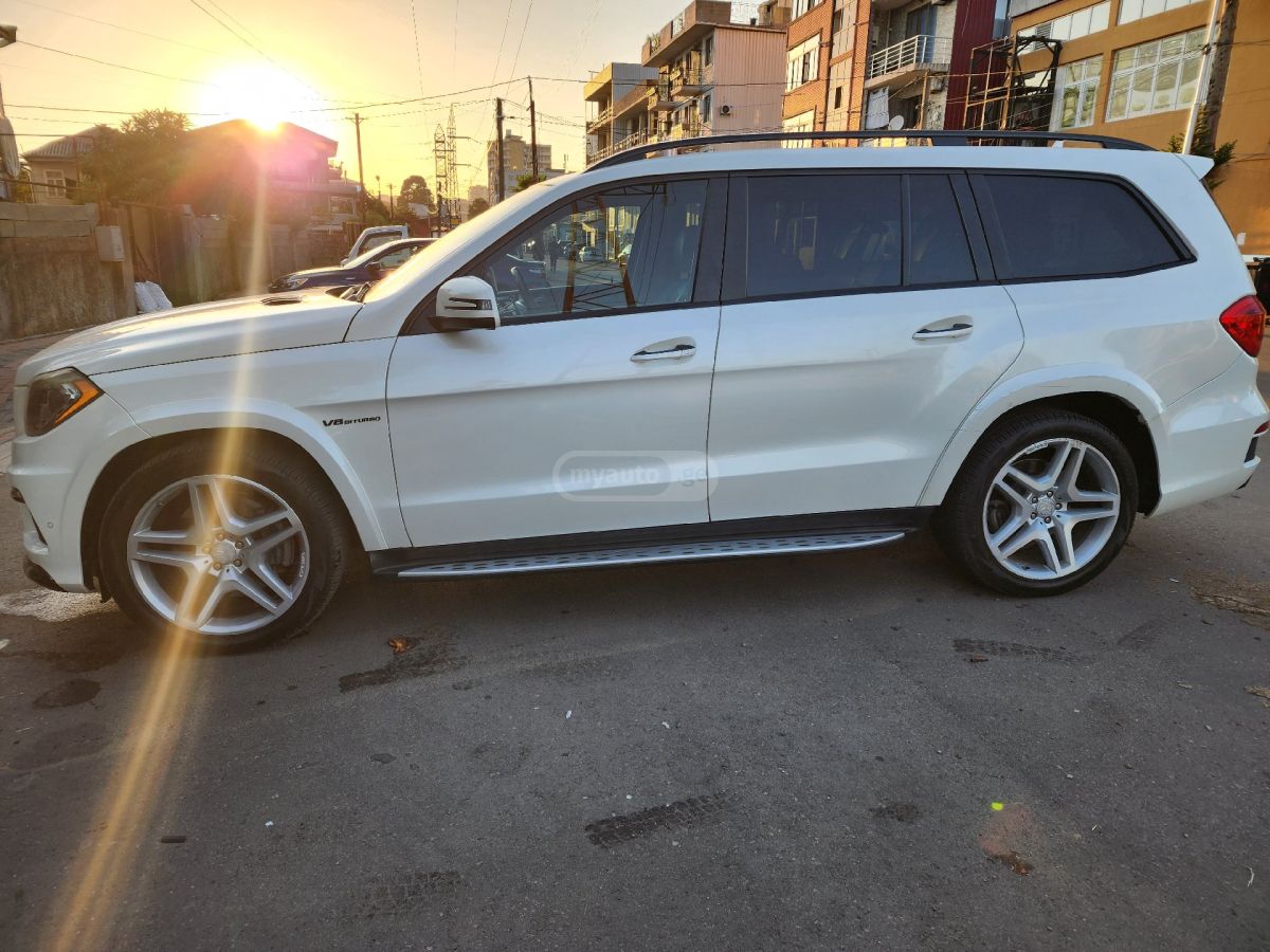 Mercedes-Benz GL 550 2013 — photo 2