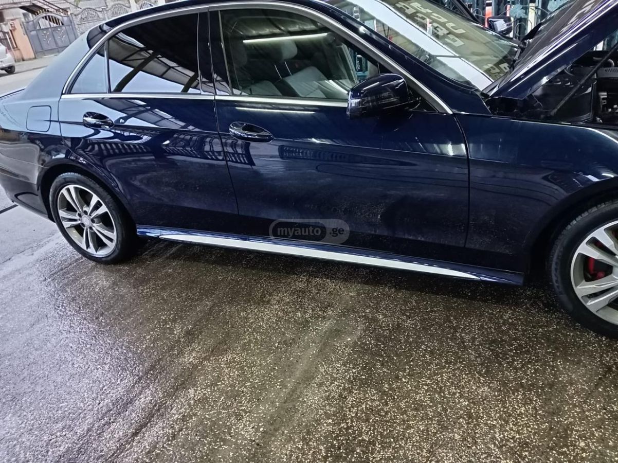 Mercedes-Benz E 350 2013 — photo 2