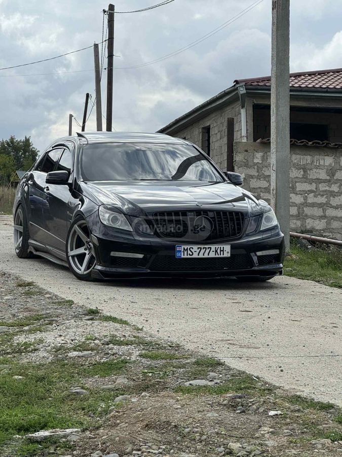 Mercedes-Benz E 212 2011 — photo 2
