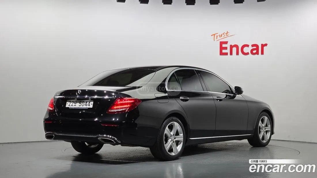 Mercedes-Benz E 63 AMG 2017 — photo 2