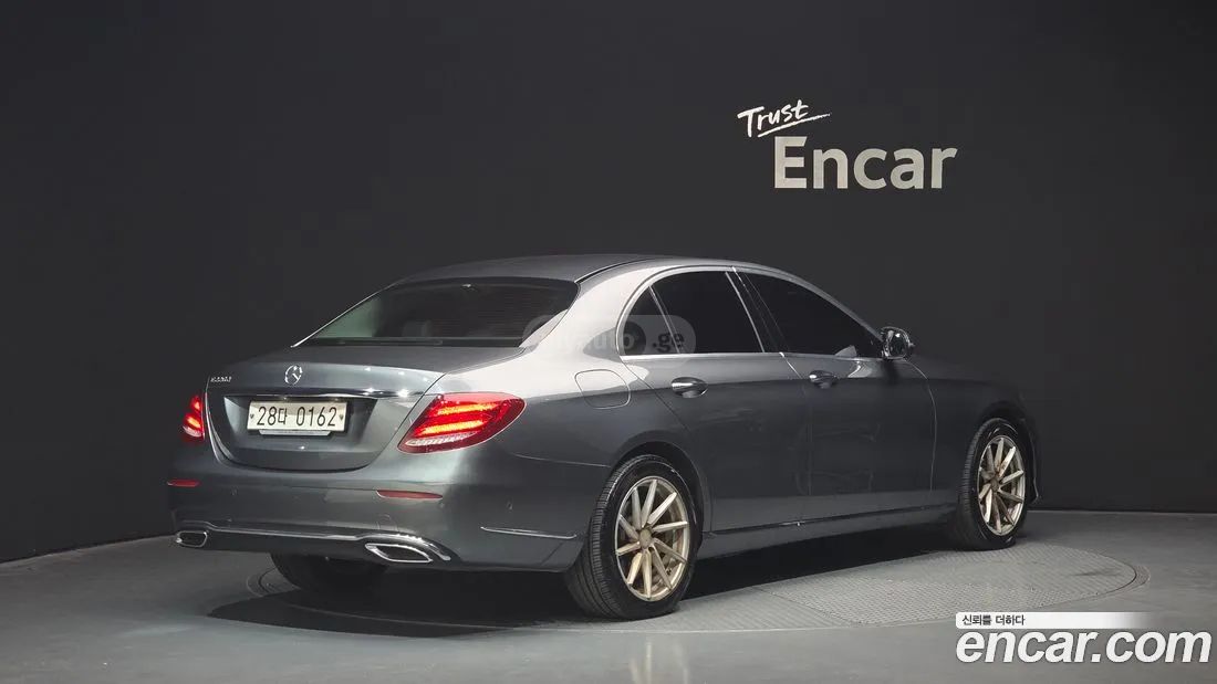 Mercedes-Benz E 63 AMG 2017 — photo 2