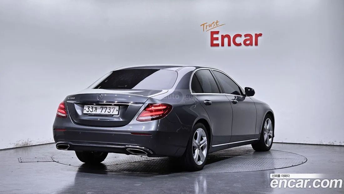 Mercedes-Benz E 63 AMG 2017 — photo 2