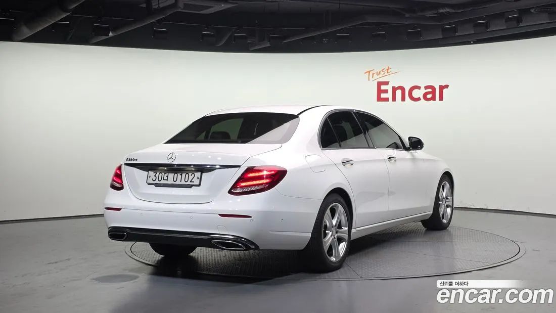 Mercedes-Benz E 63 AMG 2017 — photo 2
