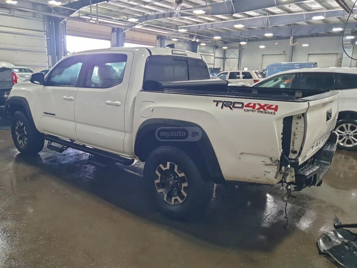 Toyota Tacoma 2020 — photo 2