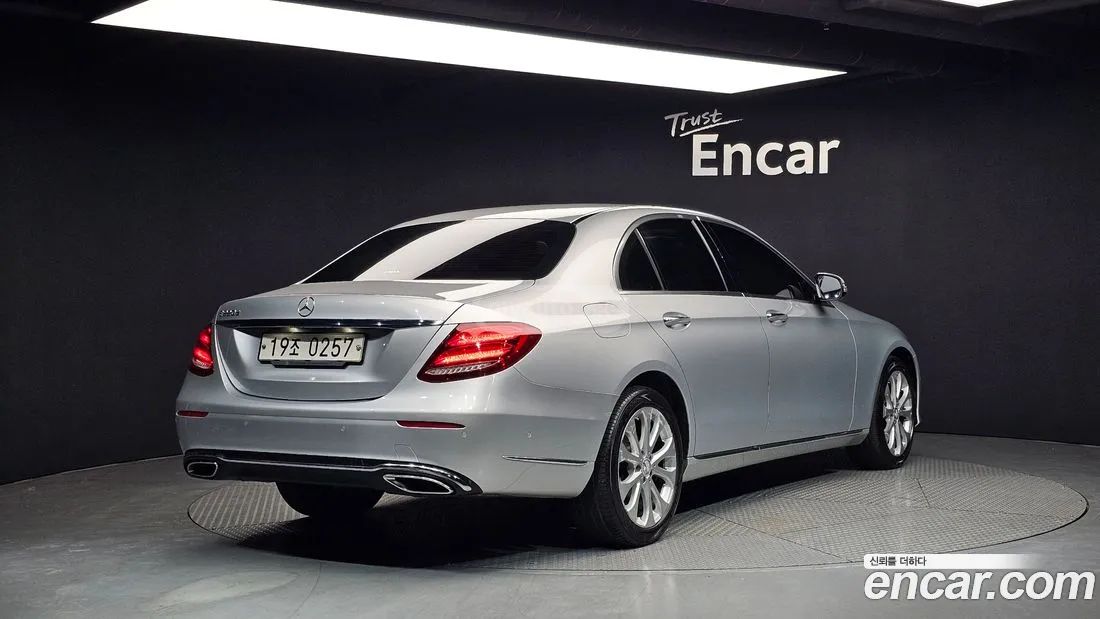 Mercedes-Benz E 63 AMG 2017 — photo 2