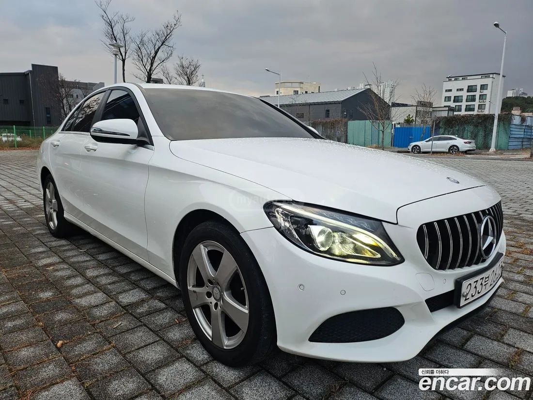 Mercedes-Benz C 63 AMG 2017 — photo 2
