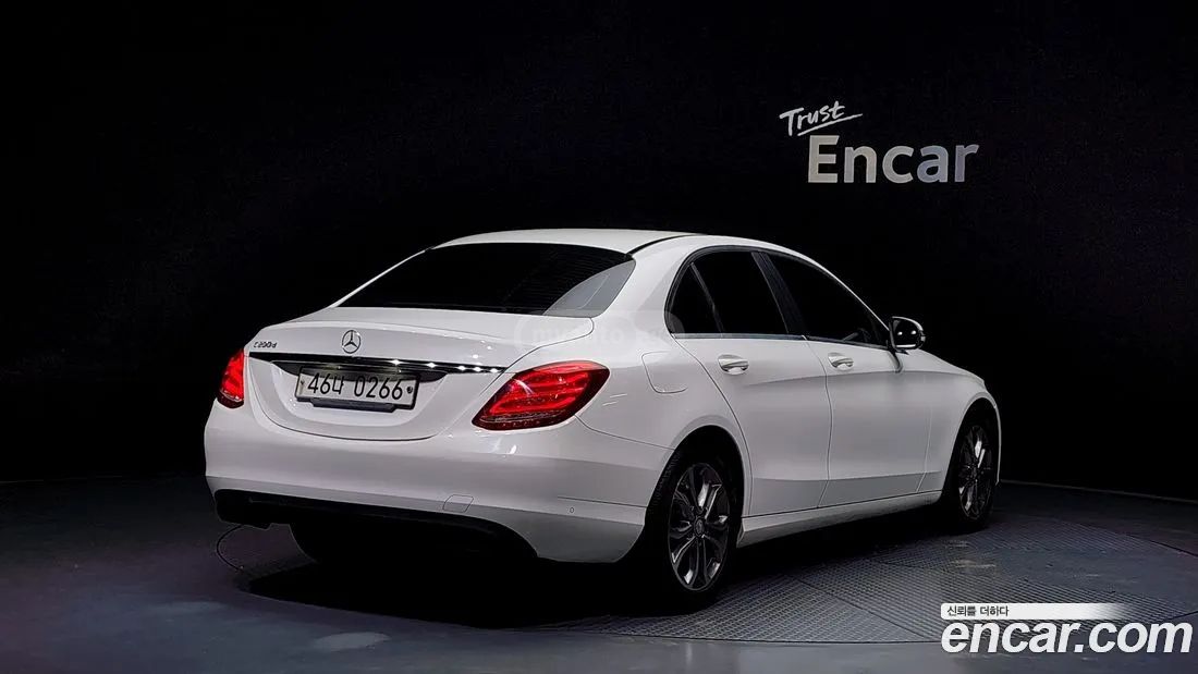 Mercedes-Benz C 63 AMG 2017 — photo 2