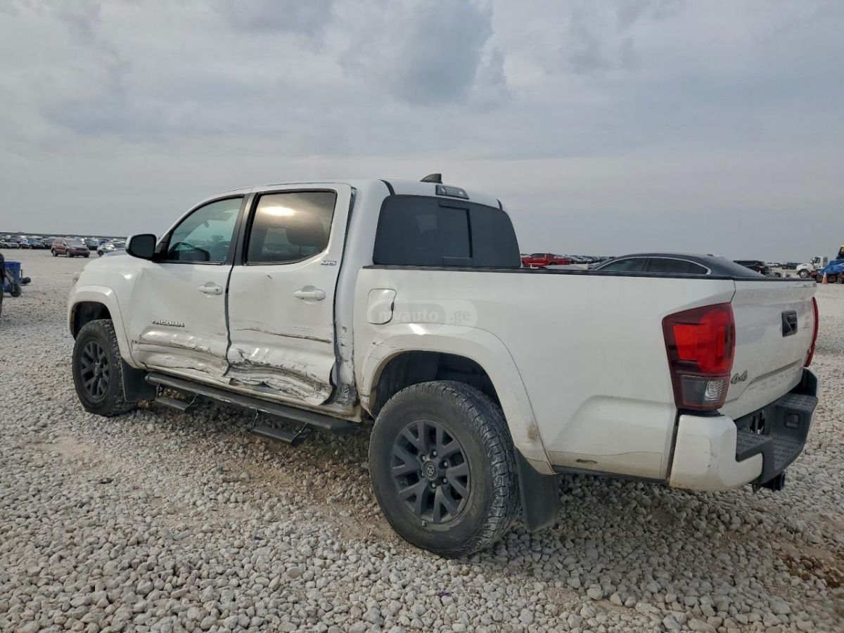 Toyota Tacoma 2020 — photo 2