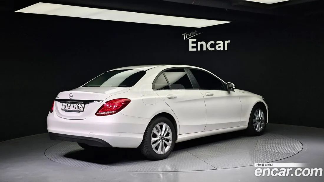 Mercedes-Benz C 63 AMG 2018 — photo 2
