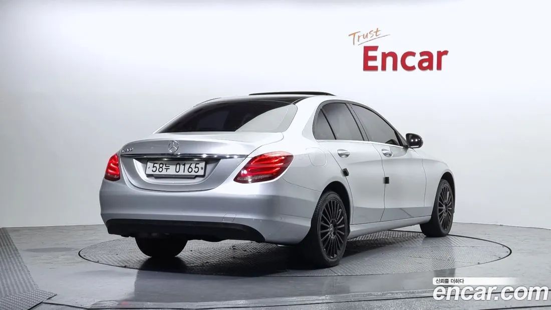 Mercedes-Benz C 63 AMG 2017 — photo 2