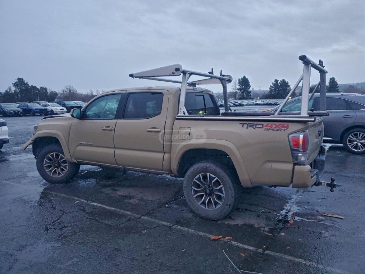 Toyota Tacoma 2020 — photo 2