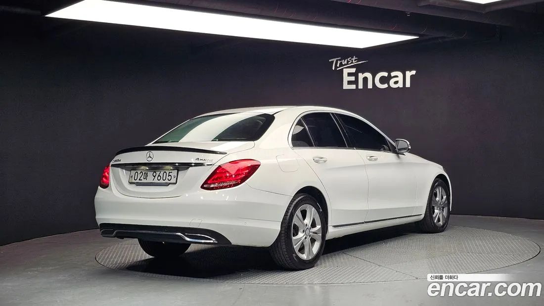 Mercedes-Benz C 63 AMG 2017 — photo 2