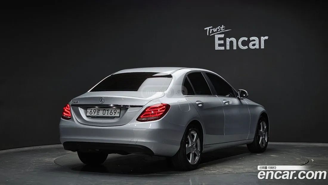 Mercedes-Benz C 63 AMG 2017 — photo 2