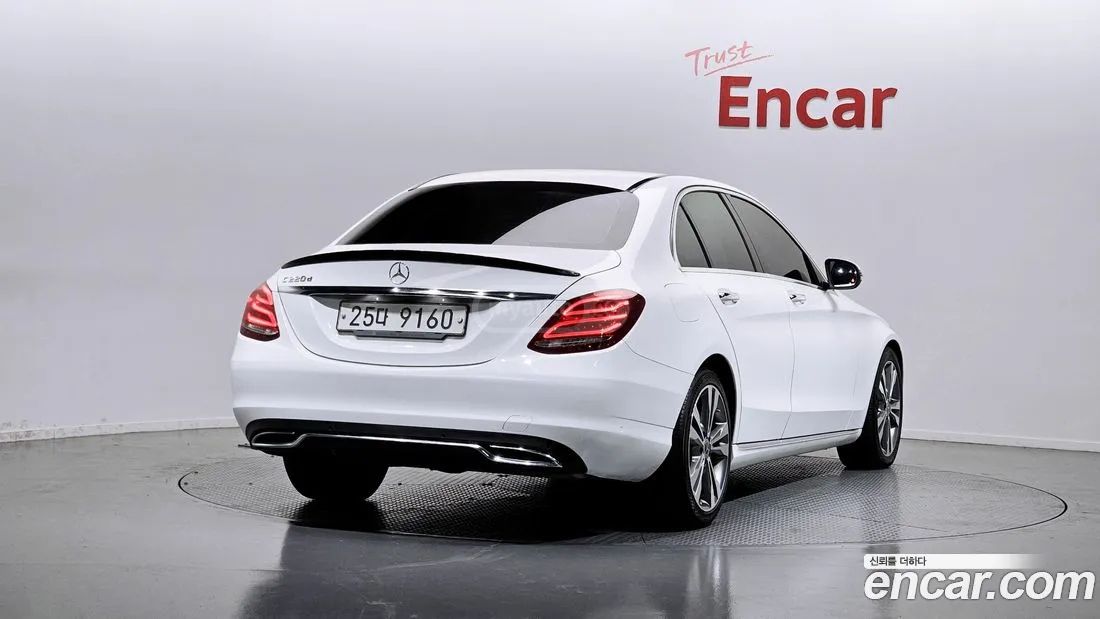 Mercedes-Benz C 63 AMG 2017 — photo 2