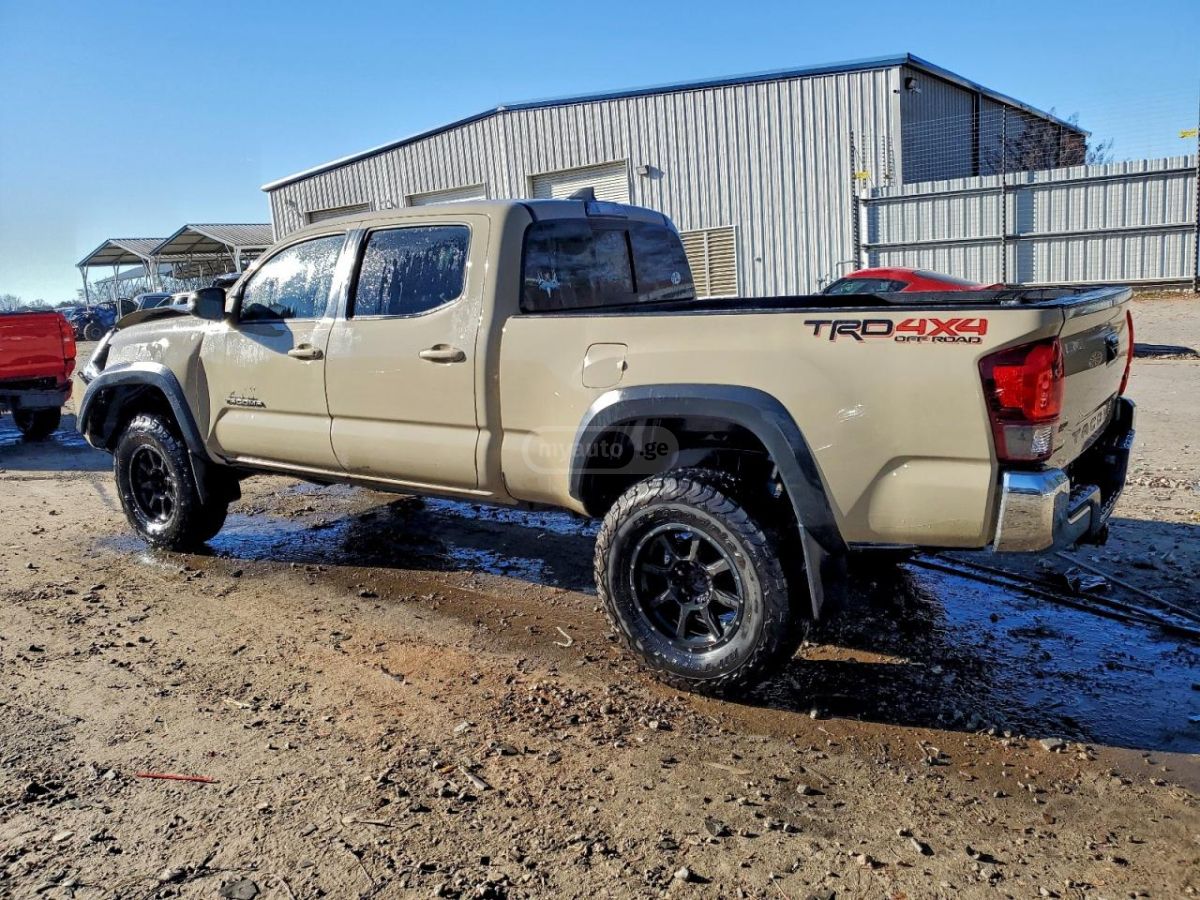 Toyota Tacoma 2019 — photo 2