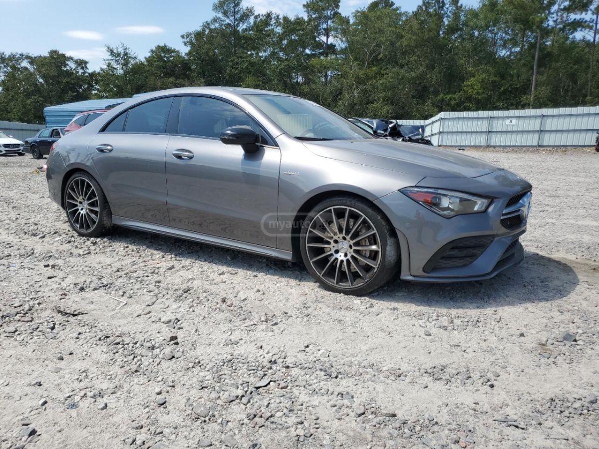 Mercedes-Benz CLA 35 AMG