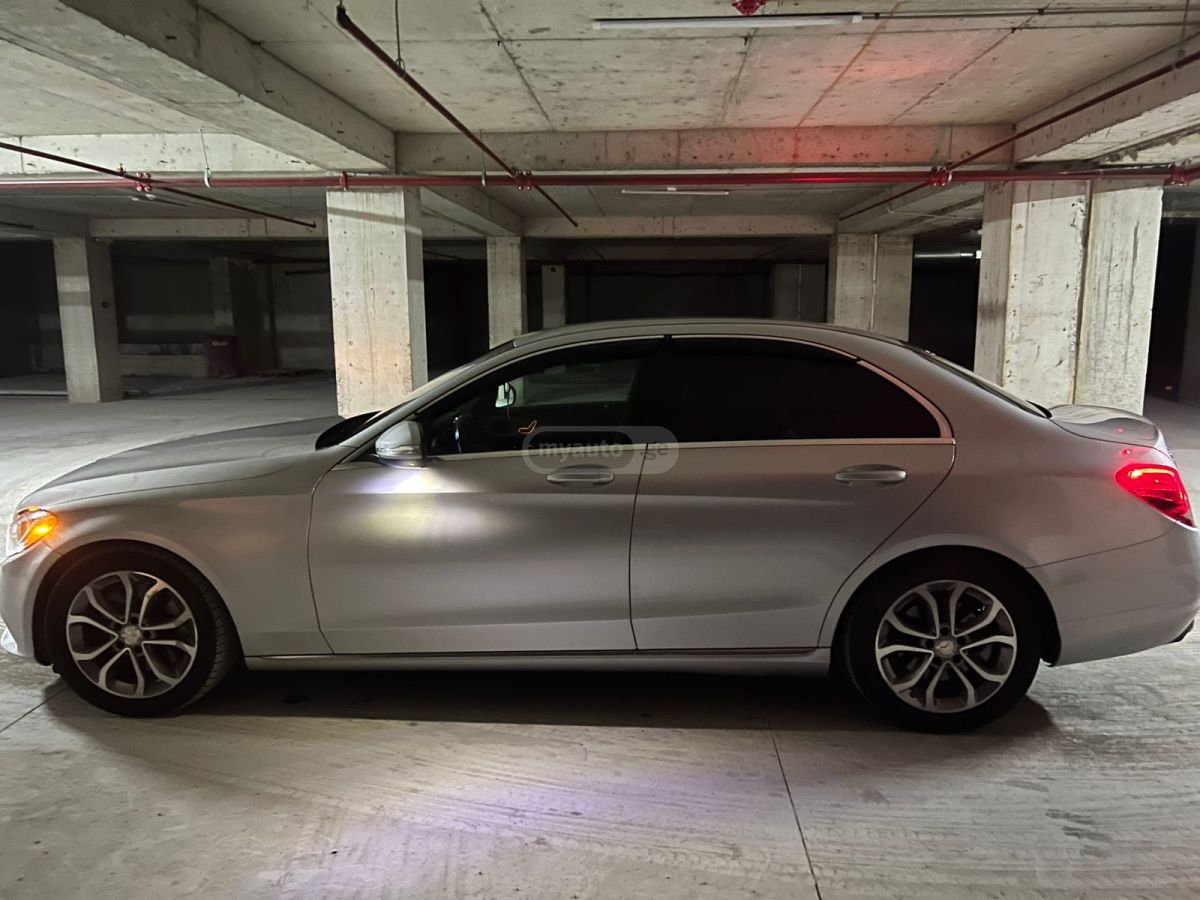 Mercedes-Benz C 300 2015 — photo 2