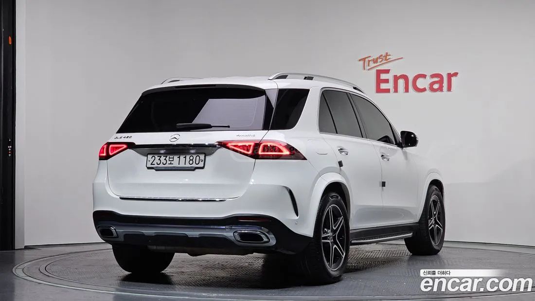 Mercedes-Benz GLE 63 AMG 2019 — photo 2